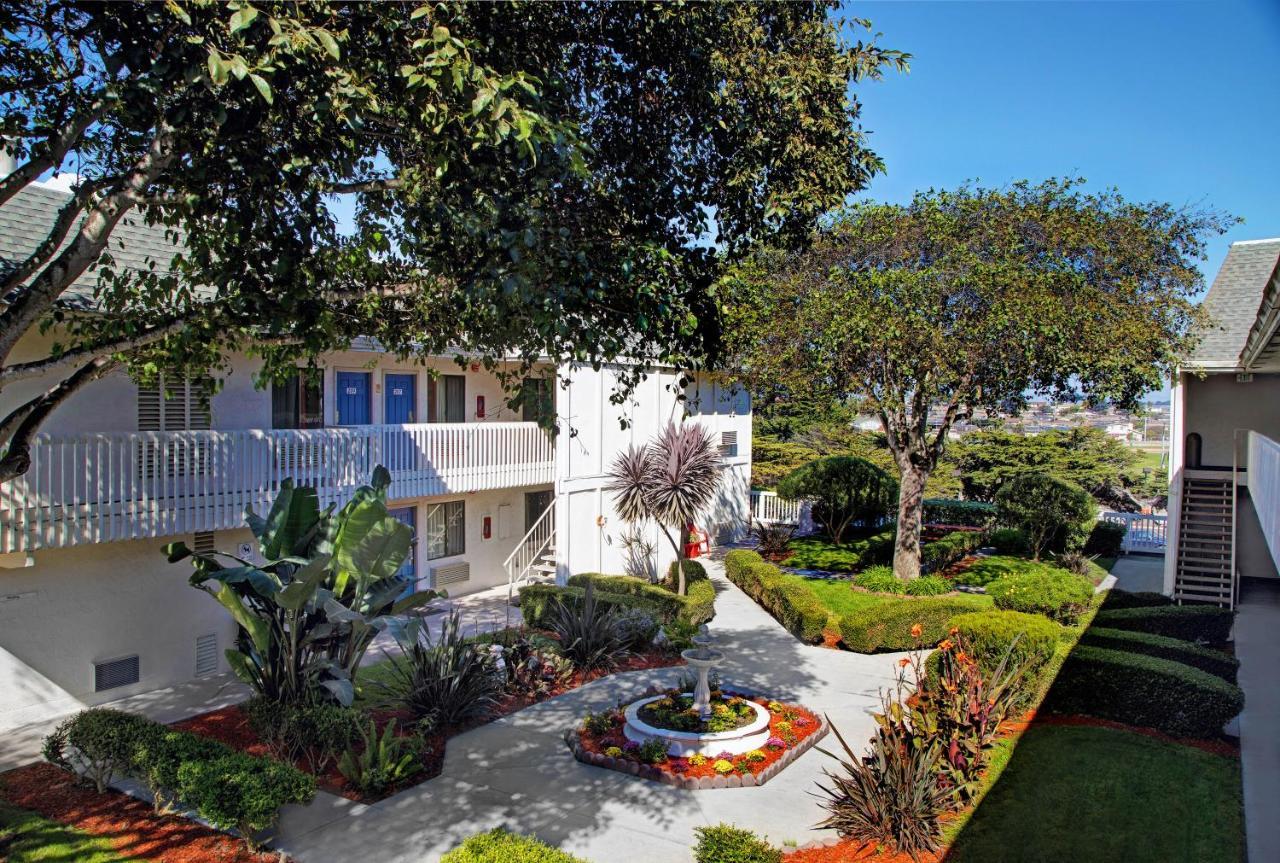 Motel 6-Marina, Ca - Monterey Eksteriør bilde