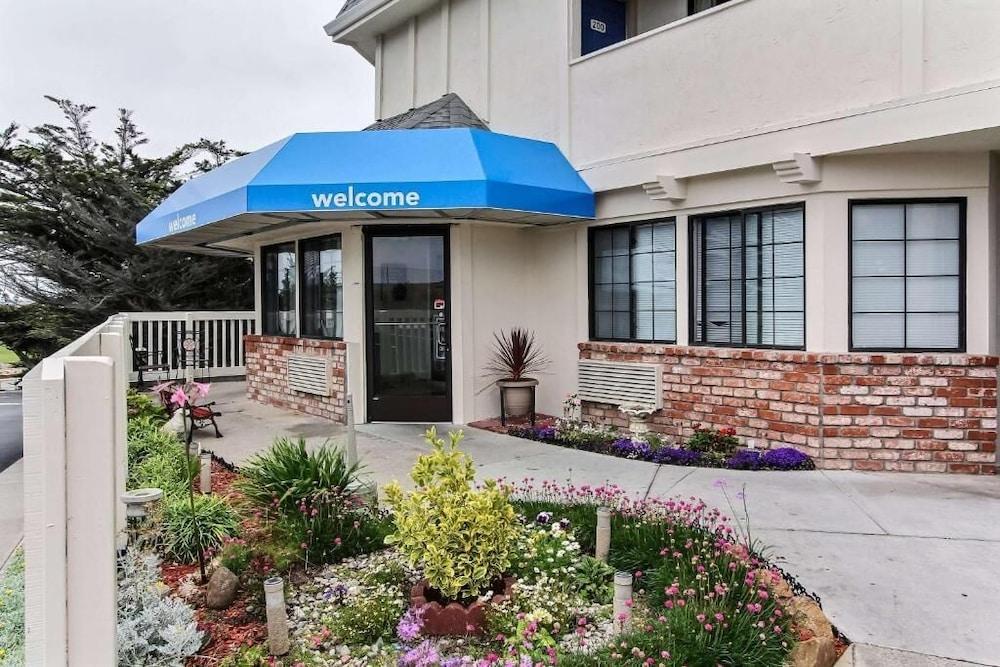 Motel 6-Marina, Ca - Monterey Eksteriør bilde
